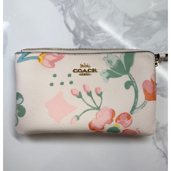 COACH Large Corner Zip Wristlet W/ Dreamy Land Floral Print Gold/Chalk MultI - Picture 1 of 8